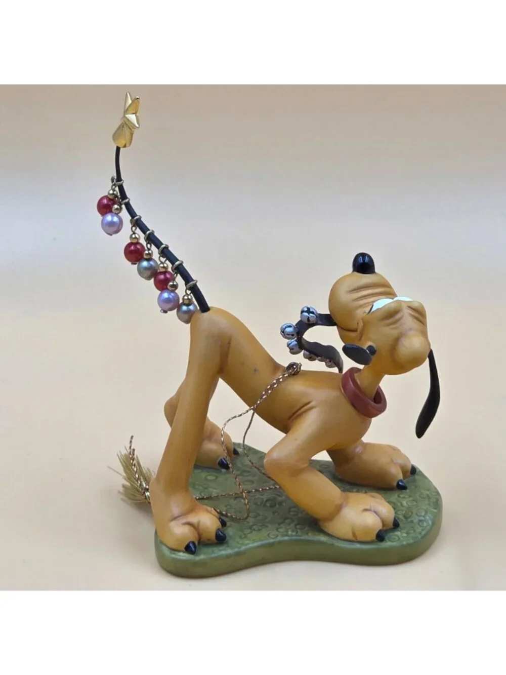 WDCC Pluto's Christmas Tree Pluto Helps Decorate Disney Annual Ornament
